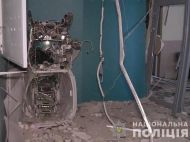Взрыв в отделении банка в Киеве: появились подробности и новые фото ЧП