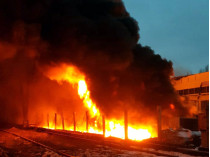 пожар на складе стройматериалов в Полтаве