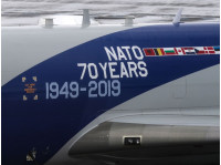 Самолет с надписью, посвященной 70-летию НАТО