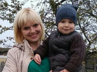 На Волыни пропала мать с двухлетним ребенком: полиция показала их фото