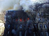Зеленский поручил проверить все общежития, детсады и учебные заведения в связи с пожаром в Одессе
