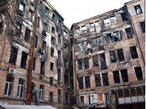 Сгоревшее здание колледжа в Одессе