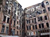 Выгоревшее здание колледжа в Одессе