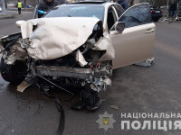 В жуткой автокатастрофе в Николаеве погибли водитель и пассажир такси (фото, видео)