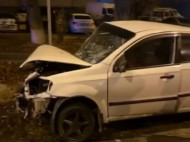 Копам удалось увернуться: пьяный водитель устроил лобовое ДТП под Киевом (видео)