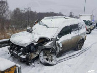 На трассе в России столкнулись около 50 машин: впечатляющие фото и видео с места аварии