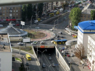 В Киеве ограничат движение транспорта на Северном мосту и Севастопольской площади