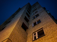В Николаеве 11-летний мальчик выбросился с 9 этажа из-за уроков, а в Киеве суицид совершила молодая мама