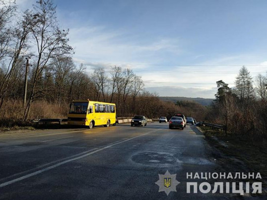На Тернопольщине школьный автобус попал в смертельное ДТП (фото)