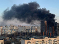 В Киеве горела недостроенная высотка: впечатляющие фото и видео