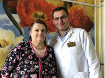 60-летняя Мария и врач Олег Дуда