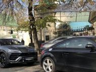 Скрытые камеры в спортклубе Порошенко и элитные авто Микитася: в ГБР рассказали о неожиданных результатах обысков (фото)