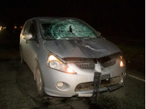 Разбитое лобовое стекло авто