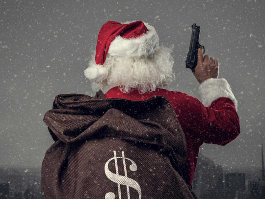 Санта с пистолетом