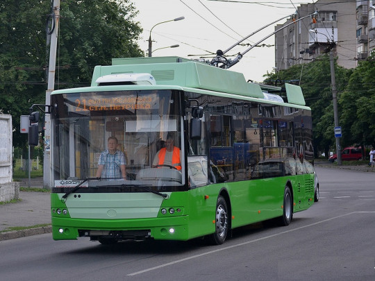 В Харькове водитель троллейбуса напал на пассажиров с монтировкой