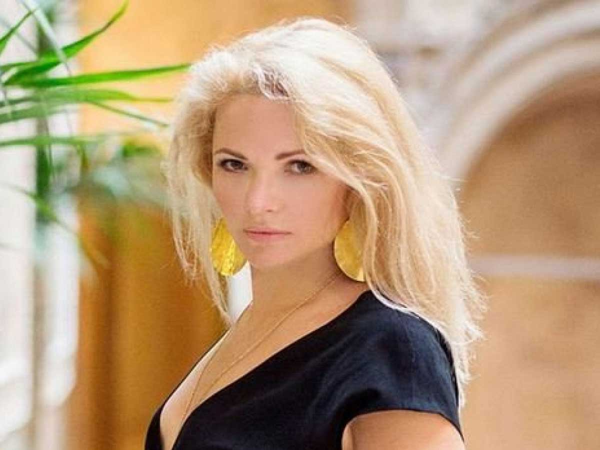 Снялась голой: экс-супруга пресс-секретаря Путина нанесла 