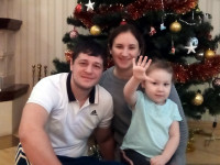 Сергей Бондаренко с женой и дочкой