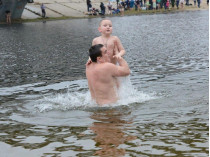 Крещение в киевском Гидропарке