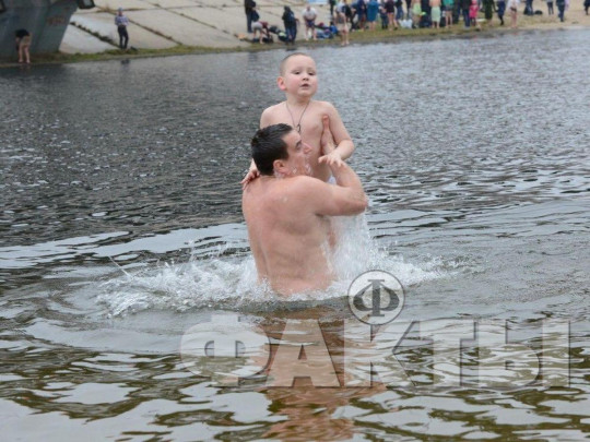 Крещение в киевском Гидропарке