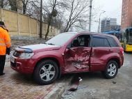 Пьяный водитель разбил сразу семь машин: фото с места масштабного ДТП в Киеве