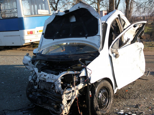 Смертельная авария с автобусом под Никополем: момент столкновения попал на видео 