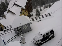 Зима одумалась: в Карпатах выпало больше метра снега