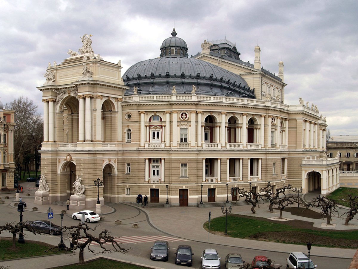 Одесситы говорят, что в оперном театре обитает призрак знаменитого бандита Мишки  Япончика - «ФАКТЫ»