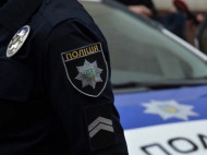 Бил женщину ногой в живот: в Закарпатье патрульные во главе с командиром зверски расправились с супружеской парой 