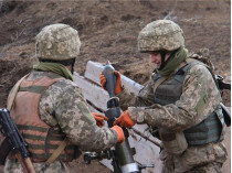Обострение на Донбассе: министр обороны заявил о потере наблюдательного пункта
