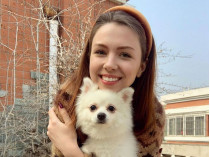 Анастасия Зинченко с собакой 