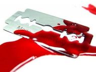 Пытался перерезать горло лезвием: в Одессе патрульные спасли мужчину