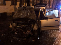 Поджог авто журналистки во Львове: организатора преступления объявили в розыск (фото)