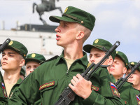 Россия формирует две новые армии у границ Украины и корпус в Крыму,&nbsp;— разведка