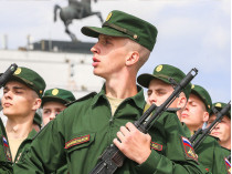 Россия формирует две новые армии у границ Украины и корпус в Крыму,&nbsp;— разведка