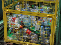 Оккупанты распиарили открытие мусорного контейнера в Донецке: в сети смеются (фото)