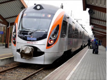 Для эвакуации украинцев из Польши назначили дополнительные поезда: расписание