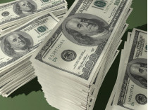 Валютные качели: НБУ повысил курсы доллара и евро, хотя они заметно упали на межбанке