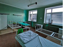 кровати в больнице
