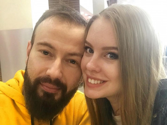 Денис Повалий с женой