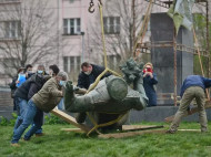 Мэра Праги взяли под охрану из-за сноса памятника советскому маршалу: что происходит