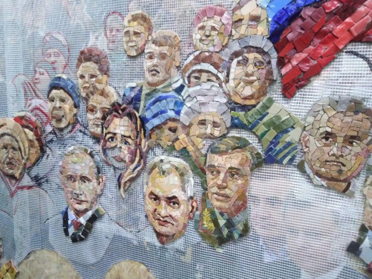Фреска в храме ВС РФ с Путиным и Шойгу