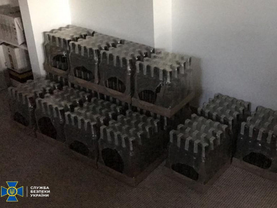 В Украине пресекли масштабное производство алкоголя, деньги от продажи которого шли боевикам на Донбасс (фото)
