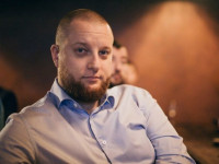 Андрей Ставницер