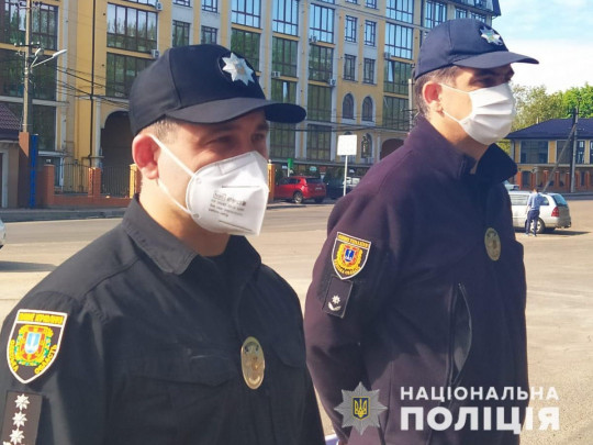 Четыре дела и два десятка протоколов: полиция рассказала, как в Украине отметили День Победы