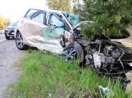 От удара машину отбросило на 30 метров: эксклюзивные фото ДТП с Lexus и Range Rover на Столичном шоссе