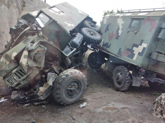 Военные грузовики попали в масштабное ДТП на Харьковщине: первые фото с места аварии