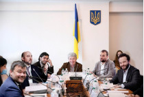 СМИ пишут о попытке министра Ткаченко обанкротить «Укркинохронику»: названа причина
