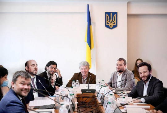 СМИ пишут о попытке министра Ткаченко обанкротить «Укркинохронику»: названа причина