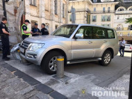 В Киеве мужчина угнал авто посла и устроил ДТП: детали и фото инцидента