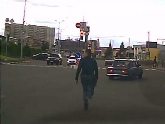 Мужчина остановил неуправляемое авто в Харькове
